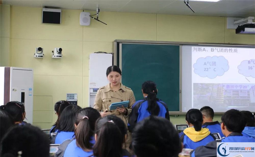 成都市籍田中學(xué)平行班中考重點率是多少？